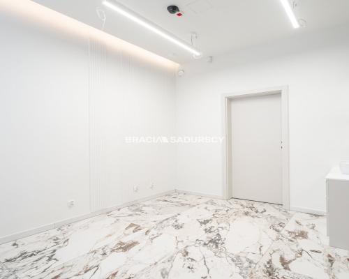 5 gabinetów zabiegowych / parking / ul. Józefińska