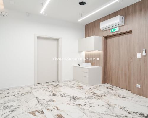 5 gabinetów zabiegowych / parking / ul. Józefińska