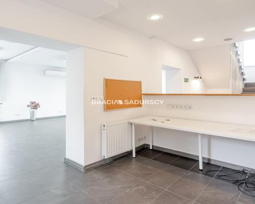 Przestronny lokal usługowy 270 m² – Zakopiańska