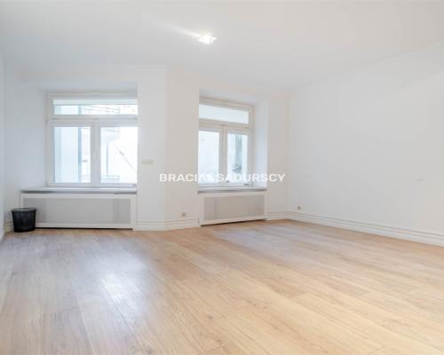 Ekskluzywny lokal do wynajęcia w prestiżowej kamienicy - Stare Miasto, Krak&oacute;w  

 Do wynajęcia wyjątkowy lokal położony