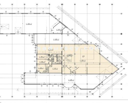 Budynek usługowo-biurowy 850m2 z własnym parkingiem w Górze Kalwarii.    
 
Duża powierzchnia biurowa z ewentualną powierzchnią