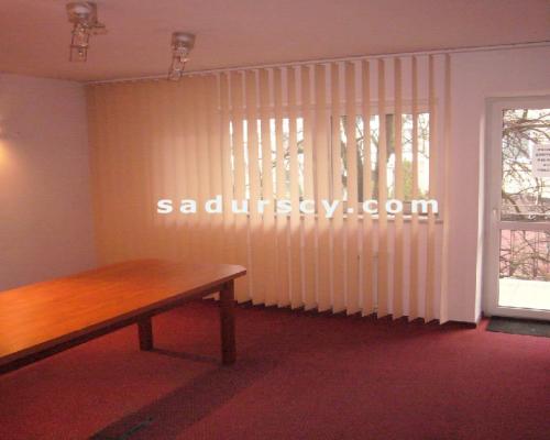 Doskonale położony obok stacji metra lokal biurowy na Mokotowie. 12 pomieszczeń biurowych, serwerownia,  okablowanie, zaplecze