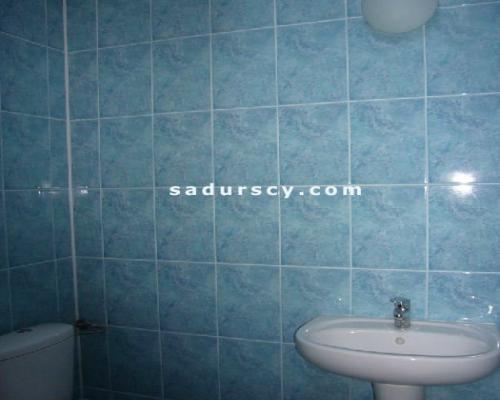 Lokal biurowo-usługowy     80 m 2      w centrum Piaseczna na III piętrze w budynku usługowo-biurowym w ciągu handlowo-usługowy