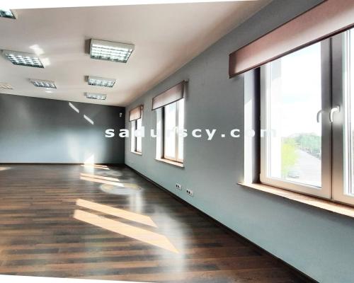 Biuro ok. 112,44m2 w Piasecznie, okolica Józefosławia, z klimatyzacją, monitoringiem, przeszkleniem, parkingiem.   

  Dwie kon