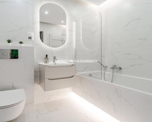 3 pok z osobną kuchnią - 29 Listopada.