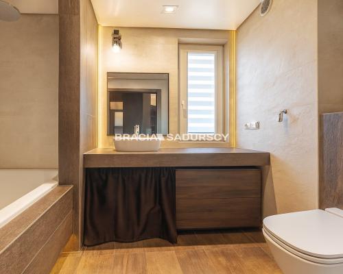 Sprzeedam, 4 pokoje na Bohomolca