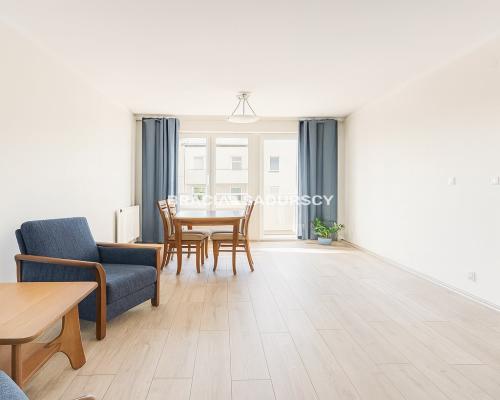 Osobna kuchnia, do wejścia. Prądnik Biały.