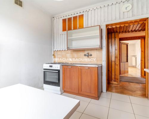 59m2 3 pok+os kuchnia Ul.Staszczyka Bronowice