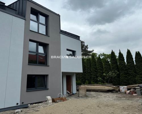 Ruczaj, mieszkanie z ogródkiem, 3 pokoje, parking