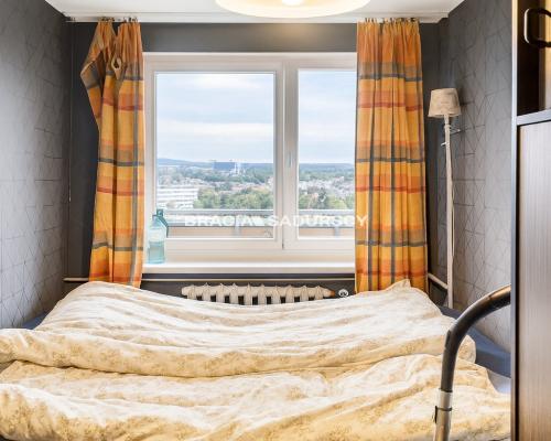 3 POKOJOWE USTAWNE DO REMONTU 52M2 UGOREK