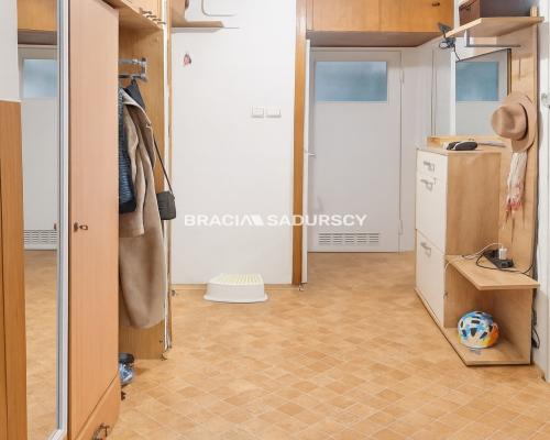 3 POKOJOWE USTAWNE DO REMONTU 52M2 UGOREK