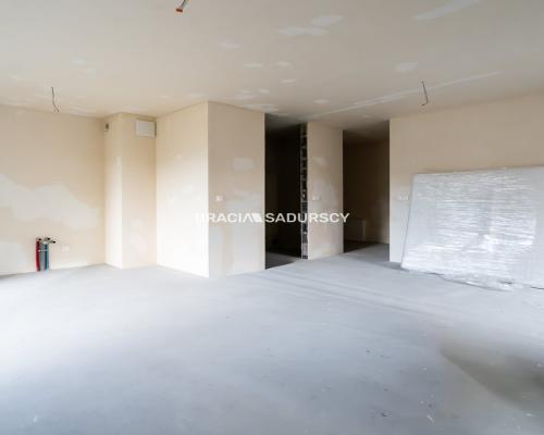 Nowoczesny jasny apartament w otoczeniu zieleni