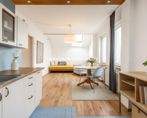 27m2 z piwnicą, klimatyzacją i widokiem na Kopiec