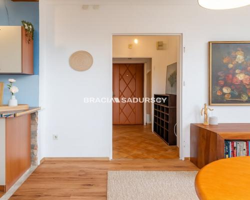 27m2 z piwnicą, klimatyzacją i widokiem na Kopiec