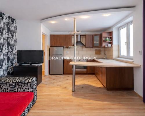 Na sprzedaż oferuję  mieszkanie  o powierzchni 40,23 m&sup2;, zlokalizowane przy ul. Borkowskiej w Krakowie. 
Lokal położony je