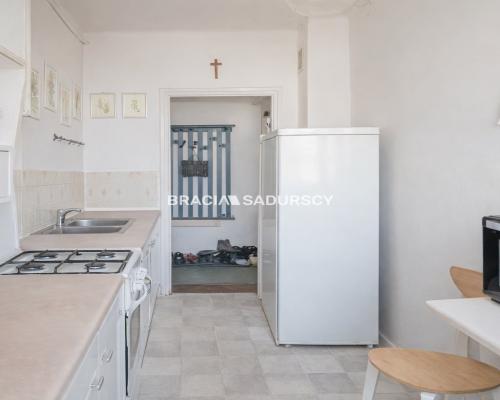 Dwupokojowe jasne mieszkanie w centrum.