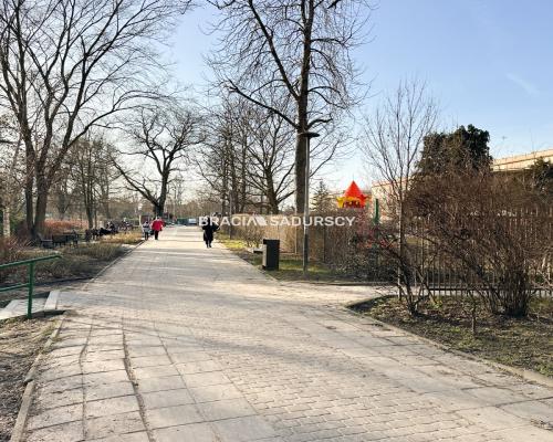 Dwupokojowe jasne mieszkanie w centrum.