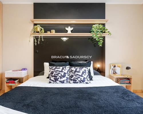 Wygodny nowoczesny apartament w centrum.