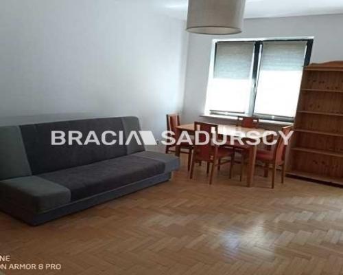 Przestronne 3-pokojowe mieszkanie z balkonem