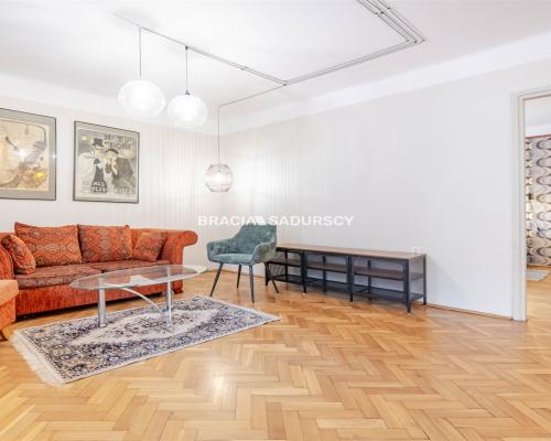 Kameralne mieszkanie blisko centrum.