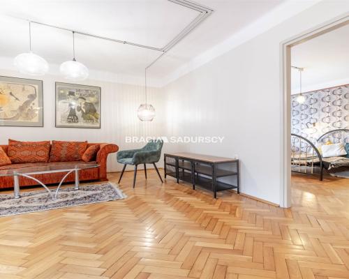 Kameralne mieszkanie blisko centrum.