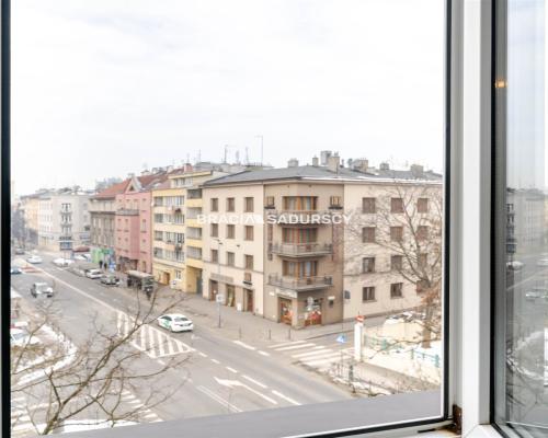 Wygodne mieszkanie w centrum z parkingiem.