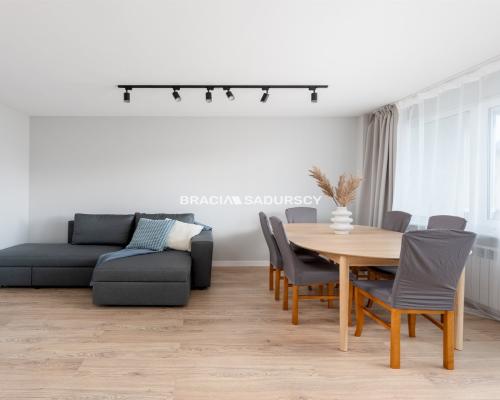 2-pokojowe, jasne z balkonem – ul. Wysłouchów!