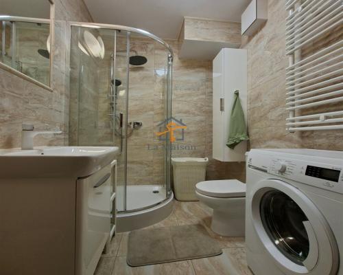 Śródmieście. 2 pokoje z garażem.Wysoki standard.