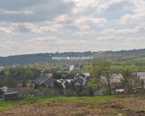 Działk MN2 przy ul. Magnoliowej w Wieliczce.