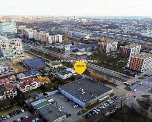 Działka budowlana 1,63 a – Wybickiego – Centrum