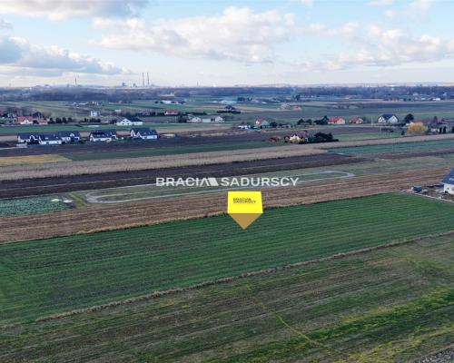 Działka budowlana o pow. 57 ar&oacute;w w Krakowie - Nowej Hucie   
 
Przedmiotem oferty jest działka o nr  309/2    położona w