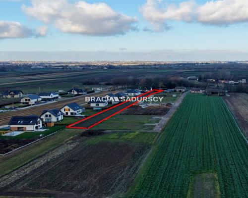 Działka budowlana o pow. 34 ar&oacute;w w Krakowie - Nowej Hucie   
 
Przedmiotem oferty jest działka o nr  307    położona w o