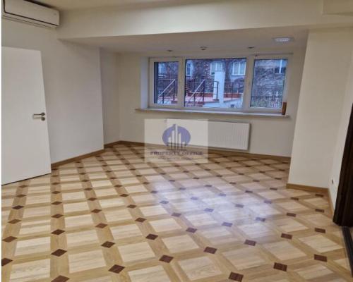 Mokotów: budynek biurowy 489m2