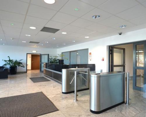 Włochy: lokal biurowy na wynajem