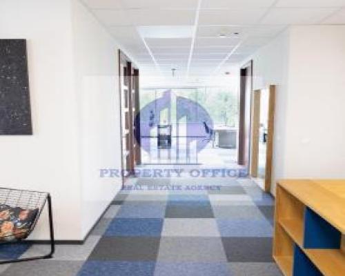 Włochy: lokal biurowy na wynajem