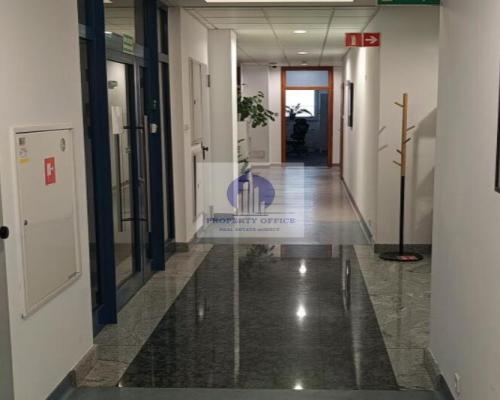 Włochy: lokal biurowy na wynajem