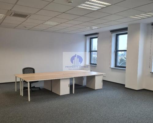 Włochy: lokal biurowy na wynajem