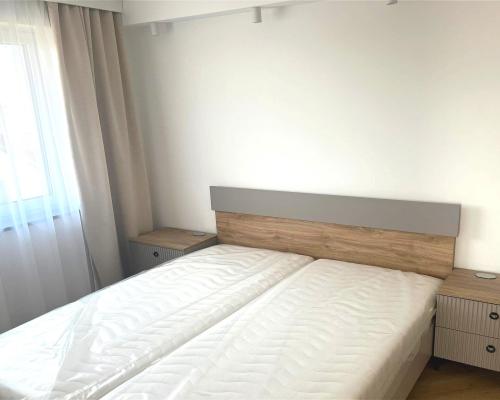 Wynajmę mieszkanie 2 pokojowe ok 40m2 na IIp. ul Wiązana.Mieszkanie nowe wszystkie meble i sprzęt AGD nowe.Kuchnia otwarta na s