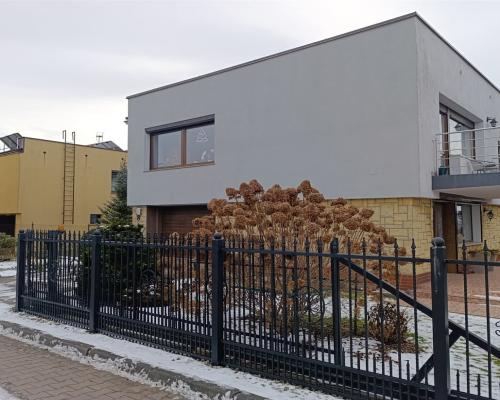 Dwukondygnacyjny dom z ogrodem w Zabrzu