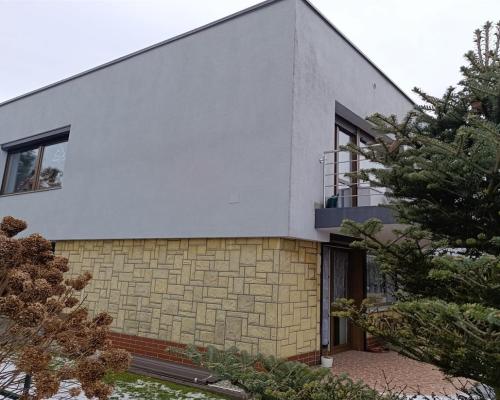 Dwukondygnacyjny dom z ogrodem w Zabrzu