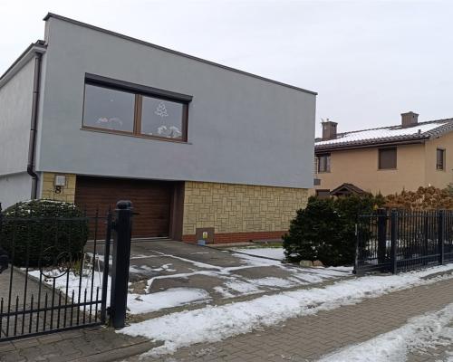 Dwukondygnacyjny dom z ogrodem w Zabrzu