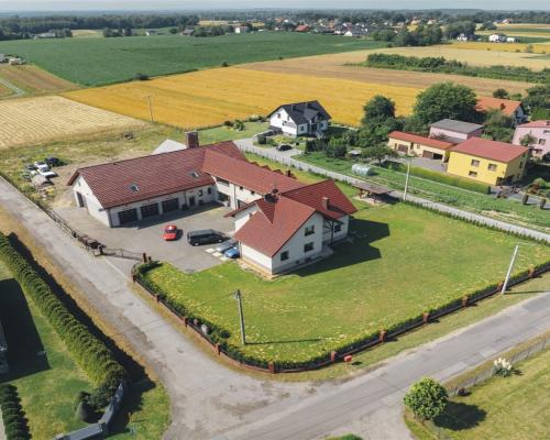 Dom z warsztatem, 1000 m2, działka 5 tyś m2