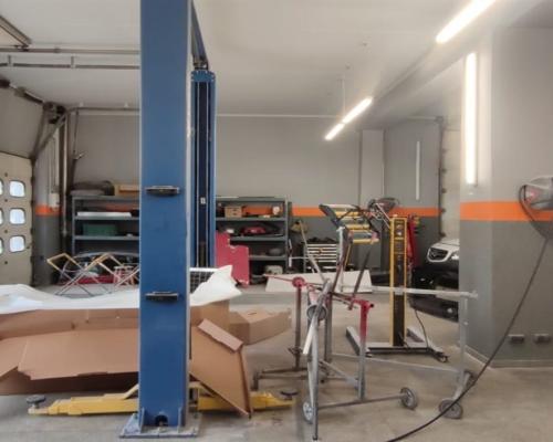 Dom z warsztatem, 1000 m2, działka 5 tyś m2