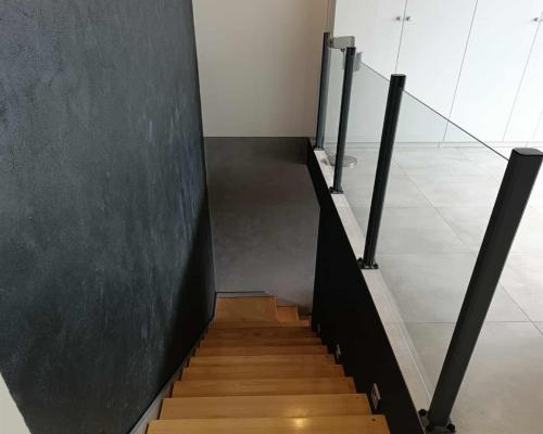 Dwupoziomowe mieszkanie w pobliżu radiostacji