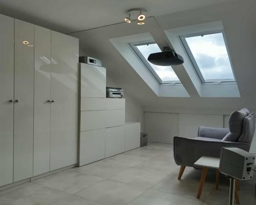 Dwupoziomowe mieszkanie w pobliżu radiostacji