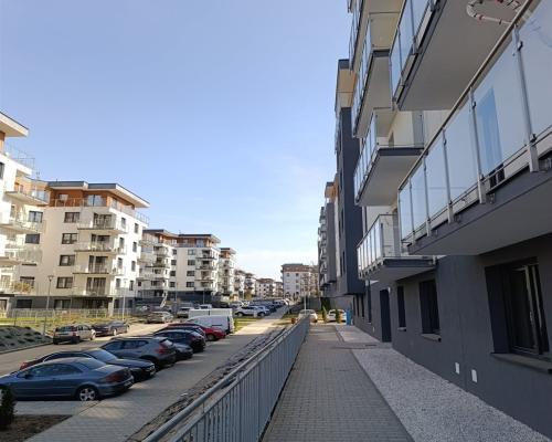 Apartament z tarasem i garderobą os.Radosne