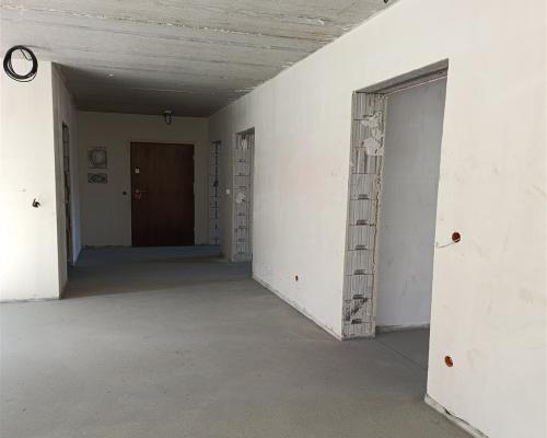 Apartament z dwoma balkonami nowe bud.