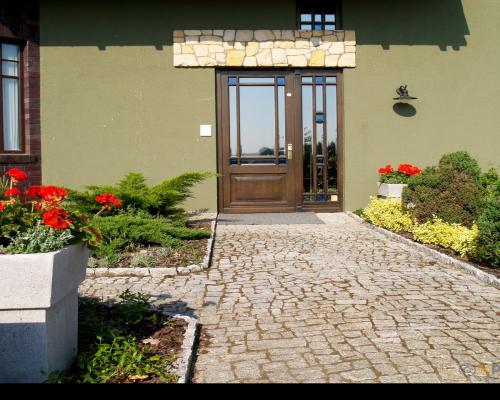 Dom z basenem i squashem pod Szczecinem