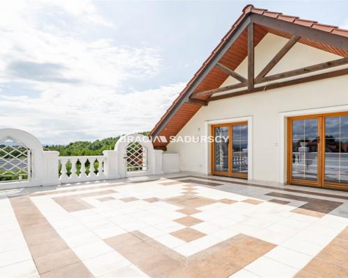 PRZESTRONNY, KLIMATYCZNY DOM NA WIDOKOWEJ DZIALCE