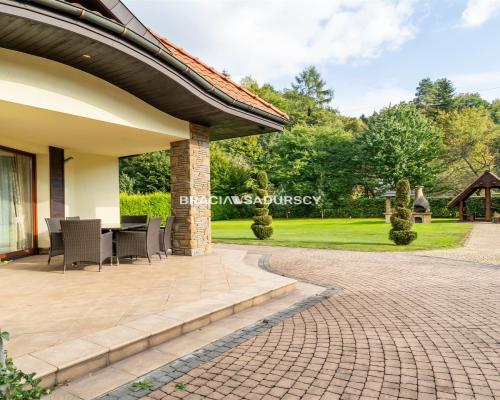 DOM MYŚLENICE WYSOKI STANDRAD DUŻA DZIAŁKA 1950M2